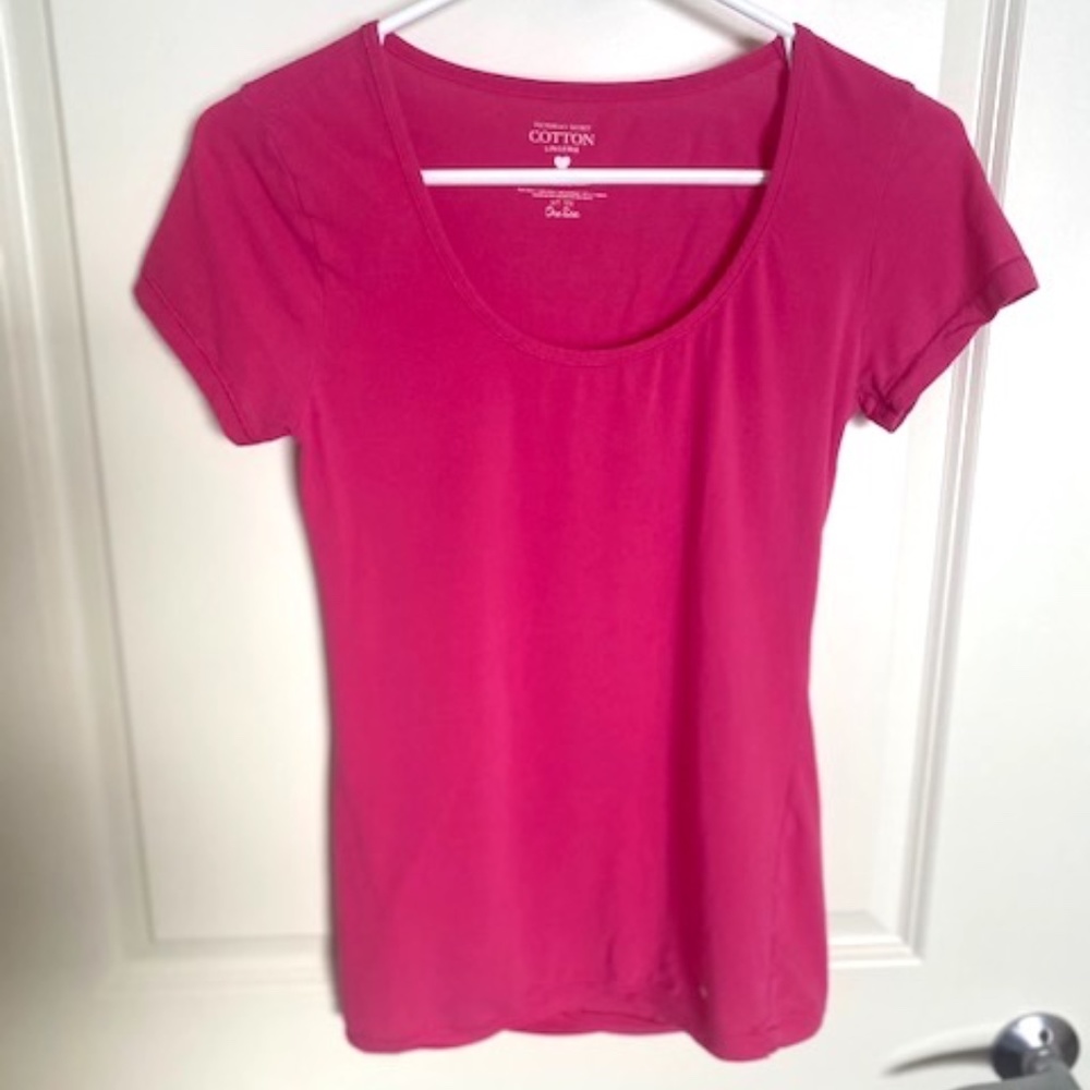 Hot Pink Tee  + 💓All $10 items in closet are 2 for $15💓